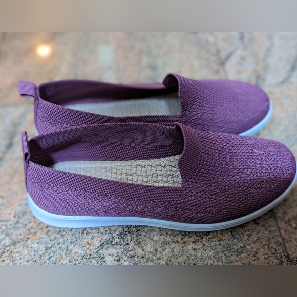 PURPLE COMFORT KNIT SLIP ONS: Like New - Picture 3 of 8
